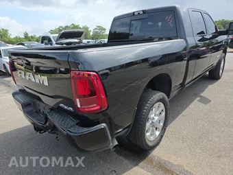 2025 Ram 3500 Laramie Extended Crew Cab Medium Bed – miniatura 4