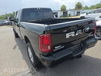 2025 Ram 3500 Laramie Extended Crew Cab Medium Bed – miniatura 6