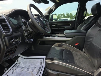 2025 Ram 3500 Laramie Extended Crew Cab Medium Bed – miniatura 7