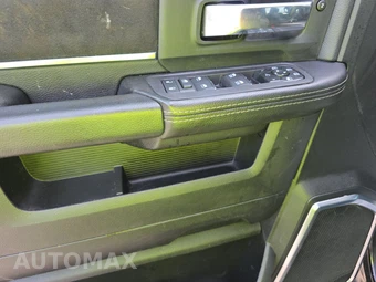 2025 Ram 3500 Laramie Extended Crew Cab Medium Bed – miniatura 9