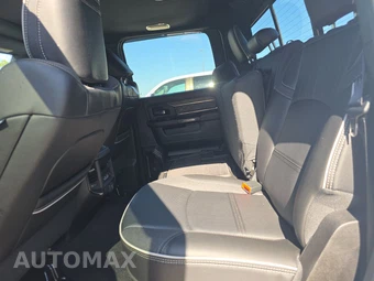 2025 Ram 3500 Limited Crew Cab Long Bed DRW – miniatura 13