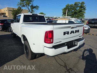 2025 Ram 3500 Limited Crew Cab Long Bed DRW – miniatura 6