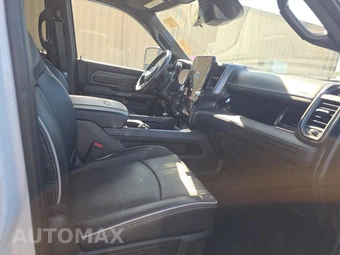 2025 Ram 3500 Limited Crew Cab Long Bed DRW – miniatura 8