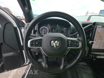 2025 Ram 3500 Tradesman Crew Cab Long Bed - miniatura 10