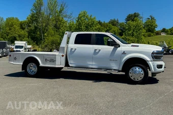 2025 Ram 5500 Cab Chassis Big Horn Crew Cab DRW - miniatura 2