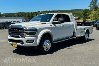 2025 Ram 5500 Cab Chassis Big Horn Crew Cab DRW - miniatura 7
