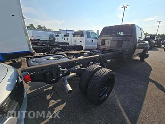 2025 Ram 5500 Cab Chassis Tradesman Crew Cab DRW – miniatura 3