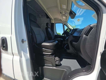 2025 Ram ProMaster 2500 Cargo Van Tradesman w/Passenger Seat High Roof 159.0" WB - miniatura 17