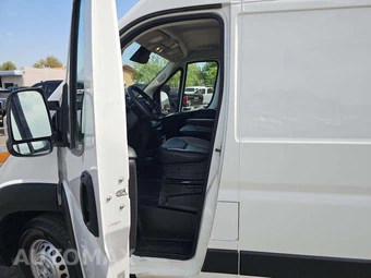 2025 Ram ProMaster 2500 Cargo Van Tradesman w/Passenger Seat High Roof 159.0" WB - miniatura 3