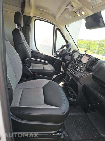 2025 Ram ProMaster 2500 Cargo Van Tradesman w/Passenger Seat High Roof 159.0" WB - miniatura 18