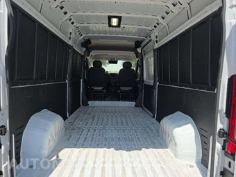 2025 Ram ProMaster 2500 Cargo Van Tradesman w/Passenger Seat High Roof 159.0" WB - miniatura 13
