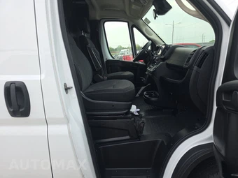 2025 Ram ProMaster 2500 Cargo Van Tradesman w/Passenger Seat Low Roof 136.0" WB - miniatura 8