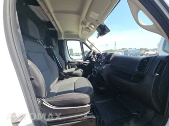 2025 Ram ProMaster 2500 Cargo Van Tradesman w/Passenger Seat Low Roof 136.0" WB - miniatura 8