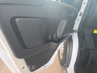 2025 Ram ProMaster 2500 Cargo Van Tradesman w/Passenger Seat Low Roof 136.0" WB - miniatura 9