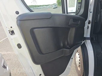 2025 Ram ProMaster 2500 Cargo Van Tradesman w/Passenger Seat Low Roof 136.0" WB - miniatura 9