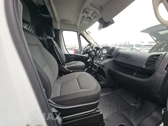2025 Ram ProMaster 2500 Cargo Van Tradesman w/Passenger Seat Low Roof 136.0" WB - miniatura 8