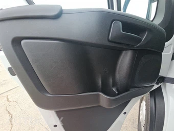 2025 Ram ProMaster 2500 Cargo Van Tradesman w/Passenger Seat Low Roof 136.0" WB - miniatura 9