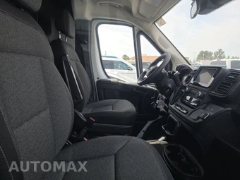 2025 Ram ProMaster 2500 Cargo Van Tradesman w/Passenger Seat Low Roof 136.0" WB - miniatura 8