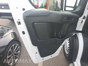 2025 Ram ProMaster 2500 Cargo Van Tradesman w/Passenger Seat Low Roof 136.0" WB - miniatura 9