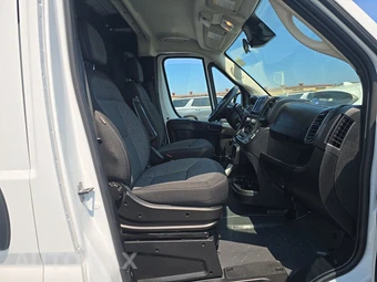 2025 Ram ProMaster 2500 Cargo Van Tradesman w/Passenger Seat Low Roof 136.0" WB - miniatura 8