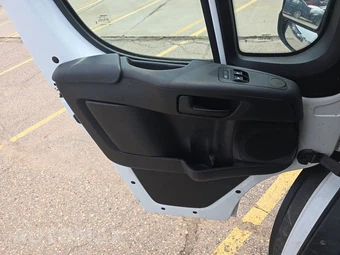 2025 Ram ProMaster 2500 Cargo Van Tradesman w/Passenger Seat Low Roof 136.0" WB - miniatura 9