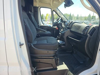 2025 Ram ProMaster 2500 Cargo Van Tradesman w/Passenger Seat Low Roof 136.0" WB - miniatura 8