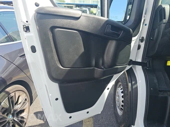 2025 Ram ProMaster 2500 Cargo Van Tradesman w/Passenger Seat Low Roof 136.0" WB - miniatura 9