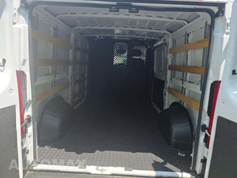 2025 Ram ProMaster 2500 Cargo Van Tradesman w/Passenger Seat Low Roof 136.0" WB - miniatura 13