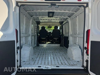 2025 Ram ProMaster 2500 Cargo Van Tradesman w/Passenger Seat Low Roof 136.0" WB - miniatura 19