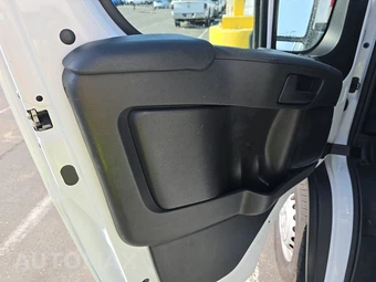 2025 Ram ProMaster 2500 Cargo Van Tradesman w/Passenger Seat Low Roof 136.0" WB - miniatura 9