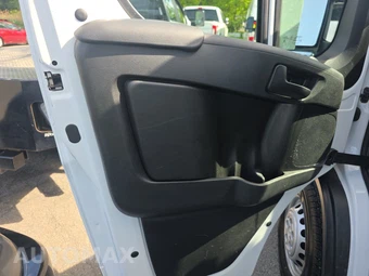 2025 Ram ProMaster 2500 Cargo Van Tradesman w/Passenger Seat Low Roof 136.0" WB - miniatura 9