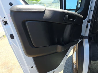 2025 Ram ProMaster 2500 Cargo Van Tradesman w/Passenger Seat Low Roof 136.0" WB - miniatura 9