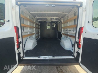 2025 Ram ProMaster 2500 Cargo Van Tradesman w/Passenger Seat Low Roof 136.0" WB - miniatura 17