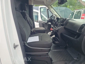 2025 Ram ProMaster 2500 Cargo Van Tradesman w/Passenger Seat Low Roof 136.0" WB - miniatura 8