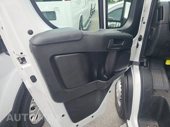 2025 Ram ProMaster 2500 Cargo Van Tradesman w/Passenger Seat Low Roof 136.0" WB - miniatura 9