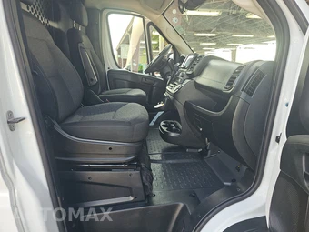 2025 Ram ProMaster 2500 Cargo Van Tradesman w/Passenger Seat Low Roof 136.0" WB - miniatura 8