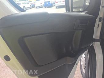2025 Ram ProMaster 2500 Cargo Van Tradesman w/Passenger Seat Low Roof 136.0" WB - miniatura 9
