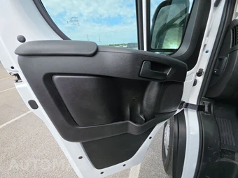 2025 Ram ProMaster 2500 Cargo Van Tradesman w/Passenger Seat Low Roof 136.0" WB - miniatura 9
