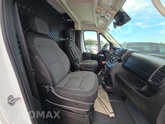2025 Ram ProMaster 2500 Cargo Van Tradesman w/Passenger Seat Low Roof 136.0" WB - miniatura 8