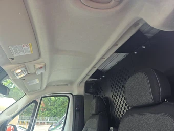 2025 Ram ProMaster 2500 Cargo Van Tradesman w/Passenger Seat Low Roof 136.0" WB - miniatura 17