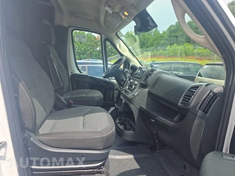 2025 Ram ProMaster 2500 Cargo Van Tradesman w/Passenger Seat Low Roof 136.0" WB - miniatura 8