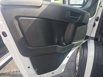 2025 Ram ProMaster 2500 Cargo Van Tradesman w/Passenger Seat Low Roof 136.0" WB - miniatura 9