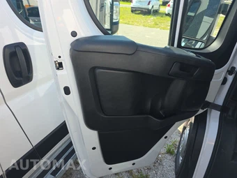 2025 Ram ProMaster 2500 Cargo Van Tradesman w/Passenger Seat Low Roof 136.0" WB - miniatura 9