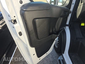 2025 Ram ProMaster 2500 Cargo Van Tradesman w/Passenger Seat Low Roof 136.0" WB - miniatura 9