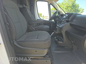 2025 Ram ProMaster 2500 Cargo Van Tradesman w/Passenger Seat Low Roof 136.0" WB - miniatura 8