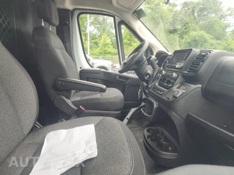2025 Ram ProMaster 2500 Cargo Van Tradesman w/Passenger Seat Low Roof 136.0" WB - miniatura 8