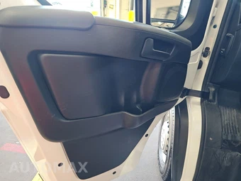 2025 Ram ProMaster 2500 Cargo Van Tradesman w/Passenger Seat Low Roof 136.0" WB - miniatura 9