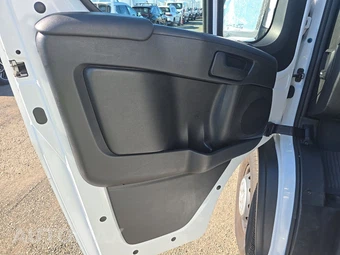 2025 Ram ProMaster 2500 Cargo Van Tradesman w/Passenger Seat Low Roof 136.0" WB - miniatura 9
