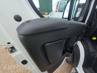 2025 Ram ProMaster 2500 Cargo Van Tradesman w/Passenger Seat Low Roof 136.0" WB - miniatura 9