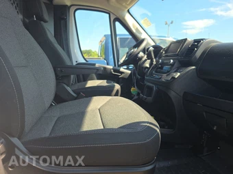 2025 Ram ProMaster 2500 Cargo Van Tradesman w/Passenger Seat Low Roof 136.0" WB - miniatura 8